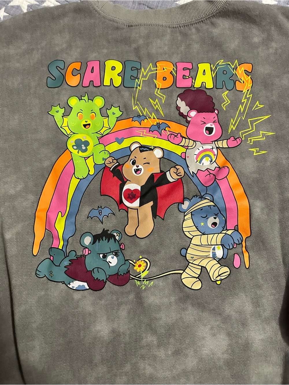 Scare Bears Graphic Juniors sweatshirt – Gray with Rainbow - Summerween